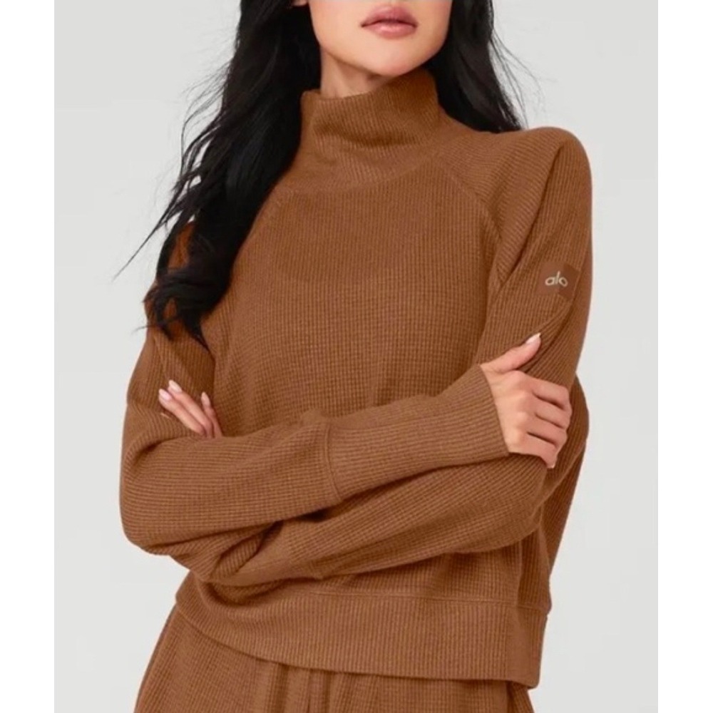 Alo Yoga Muse Mock Neck Toasted Almond Waffle Knit Streetwear  Atheleisure
